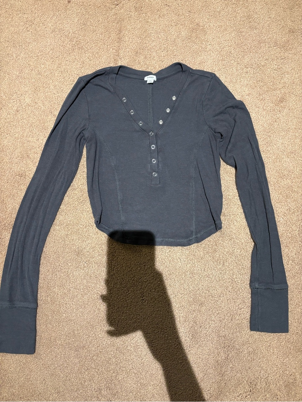 Garage Long Sleeve Henley Crop Top - Dark Gray size small